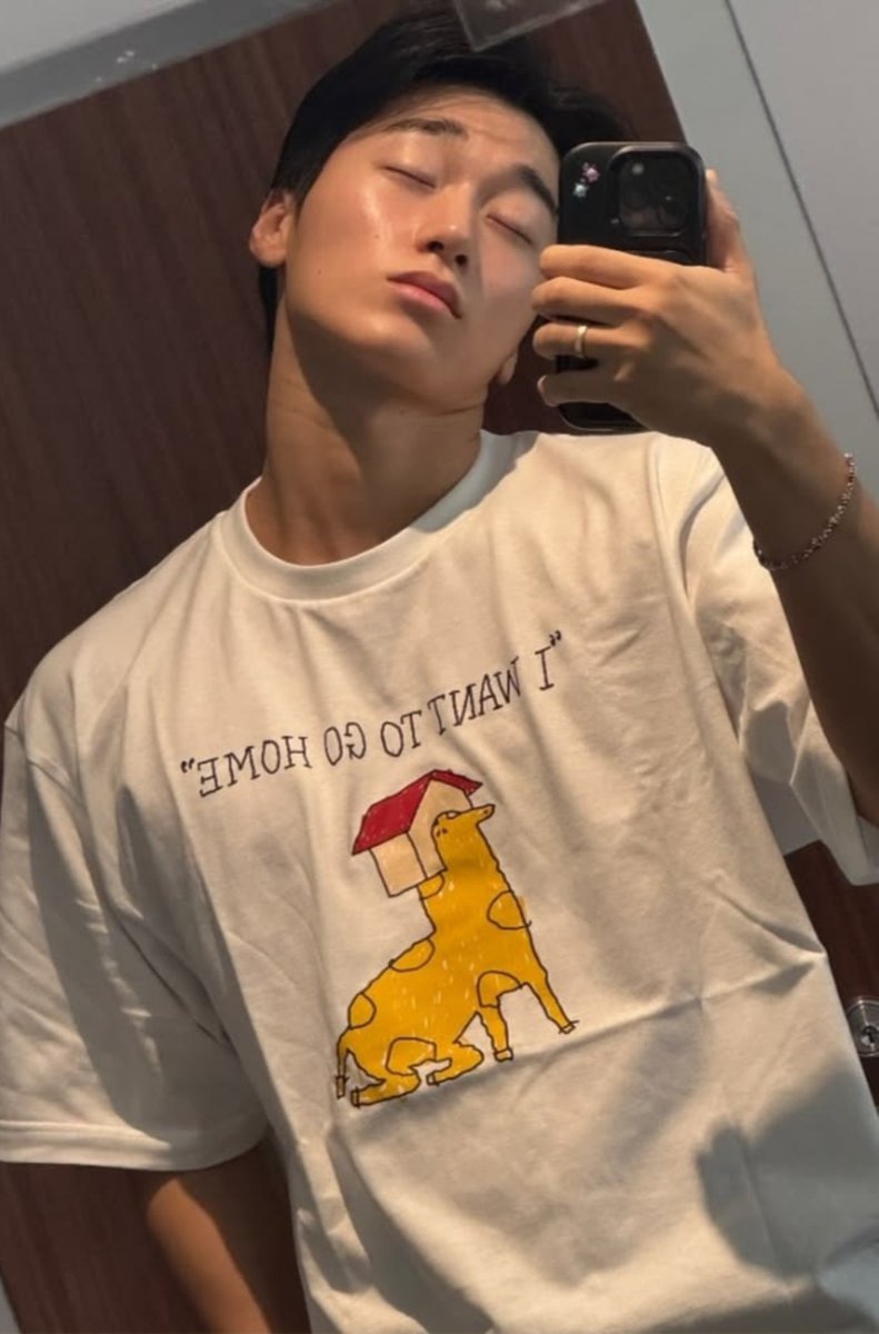 Idontliketoplay's tweet photo. ㅤ
ㅤㅤㅤㅤ  ...
Some things you just can't refuse
She wanna ride me like a cruise
And I'm not tryna lose #tt https://t.co/DekOawSPjG