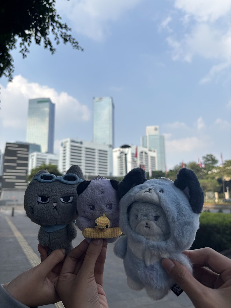 odecslk's tweet photo. yaampun anakku jadinya mungiel bgt diapit anak @xdijoo @swoursallly 😭😭 https://t.co/4hgXd746v8