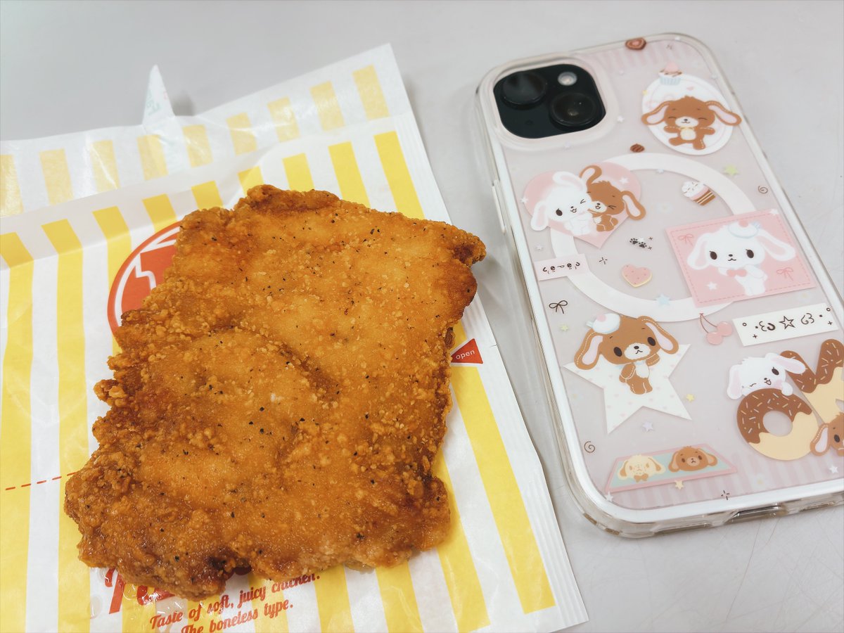 G1Ok_'s tweet photo. ファミチキデカすぎた、デカい、デカすぎる
レッドの増量もお願いしますファミマ先生 https://t.co/s6i1BYrLqR