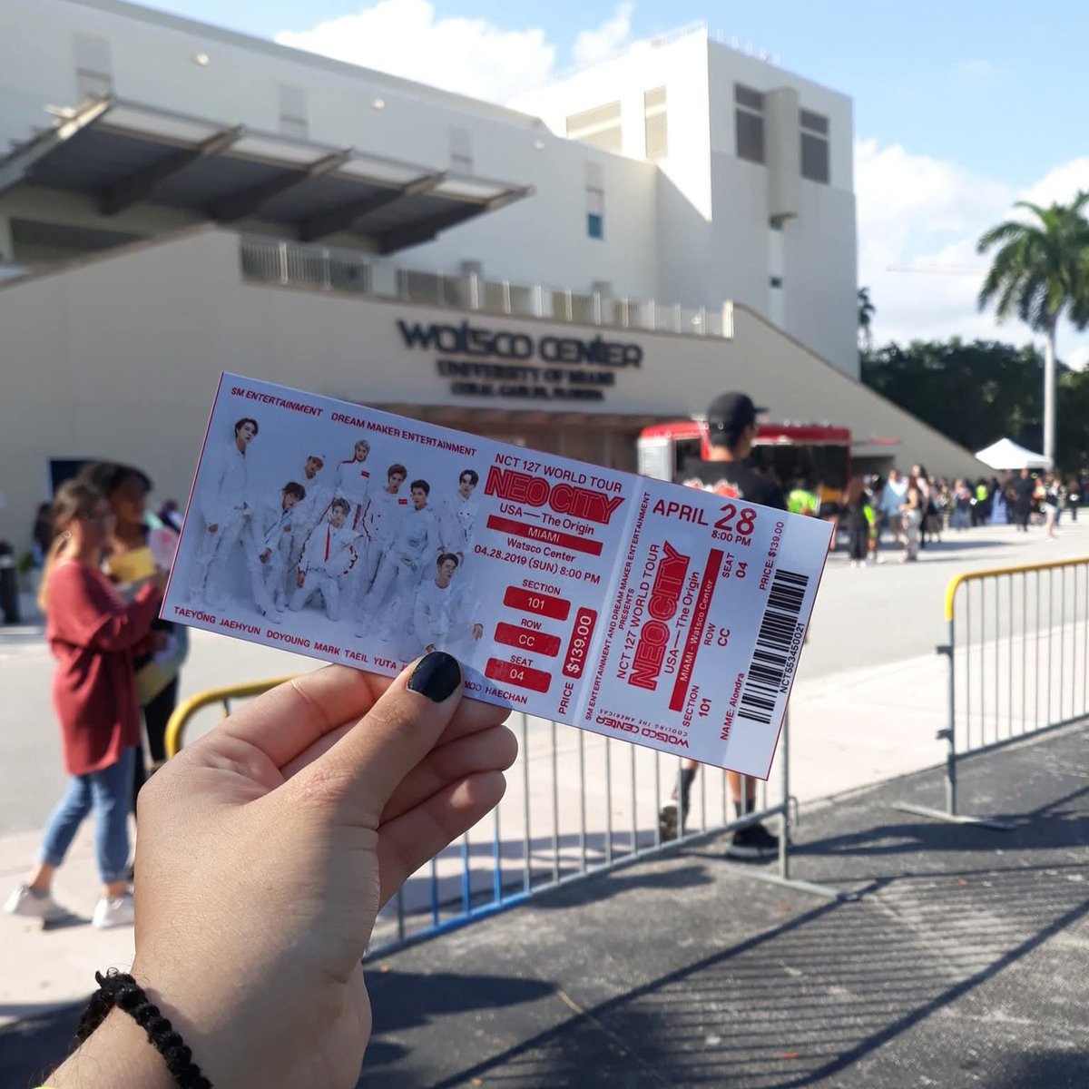 2215mk's tweet photo. 127 has been part of my life since 2018. they've completely changed my life, they mean so much to me. being an nctzen is so fun and amazing. because of them, i've met amazing people.they make me so happy and meeting them has been my dream
#NCT127 #KPOPNARA #KPOPNARASUMMERFANTASY https://t.co/LEyjNFW5Fz