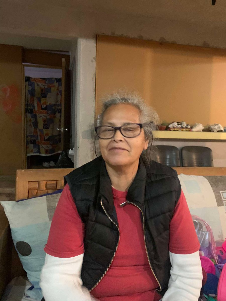 TlalpanVecinos's tweet photo. 🚨🔎 ¡Ayúdanos a localizarla! 🔎🚨

Se busca a María del Carmen Chavarría Pérez, quien padece demencia y salió de su domicilio sin que sus familiares se dieran cuenta.

📍 Fue vista por última vez el día de hoy sobre las calles Sudzal y Sinanché, colonia Pedregal de San Nicolás, en la alcaldía Tlalpan.

👵 Al momento de su desaparición vestía ropa similar a la que aparece en la fotografía, aunque llevaba el cabello suelto.

🙏 Si la has visto o tienes información sobre su paradero, por favor comunícate de inmediato con su familia o llama al 911.

📢 Comparte esta publicación para ayudar a que regrese sana y salva con sus seres queridos.