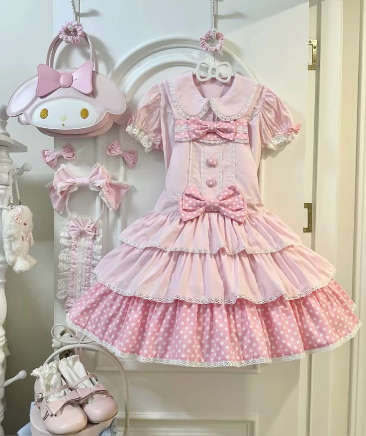 aeiyecn's tweet photo. a cutesy mymelody inspired outfit! 💗 ♡ https://t.co/M68sumpl67