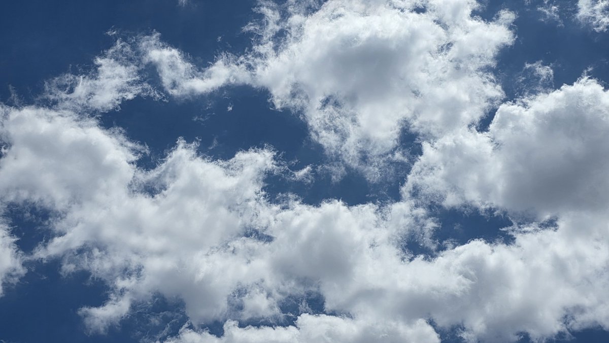 visapullip's tweet photo. 今日の空。 https://t.co/JSJzCZtR80