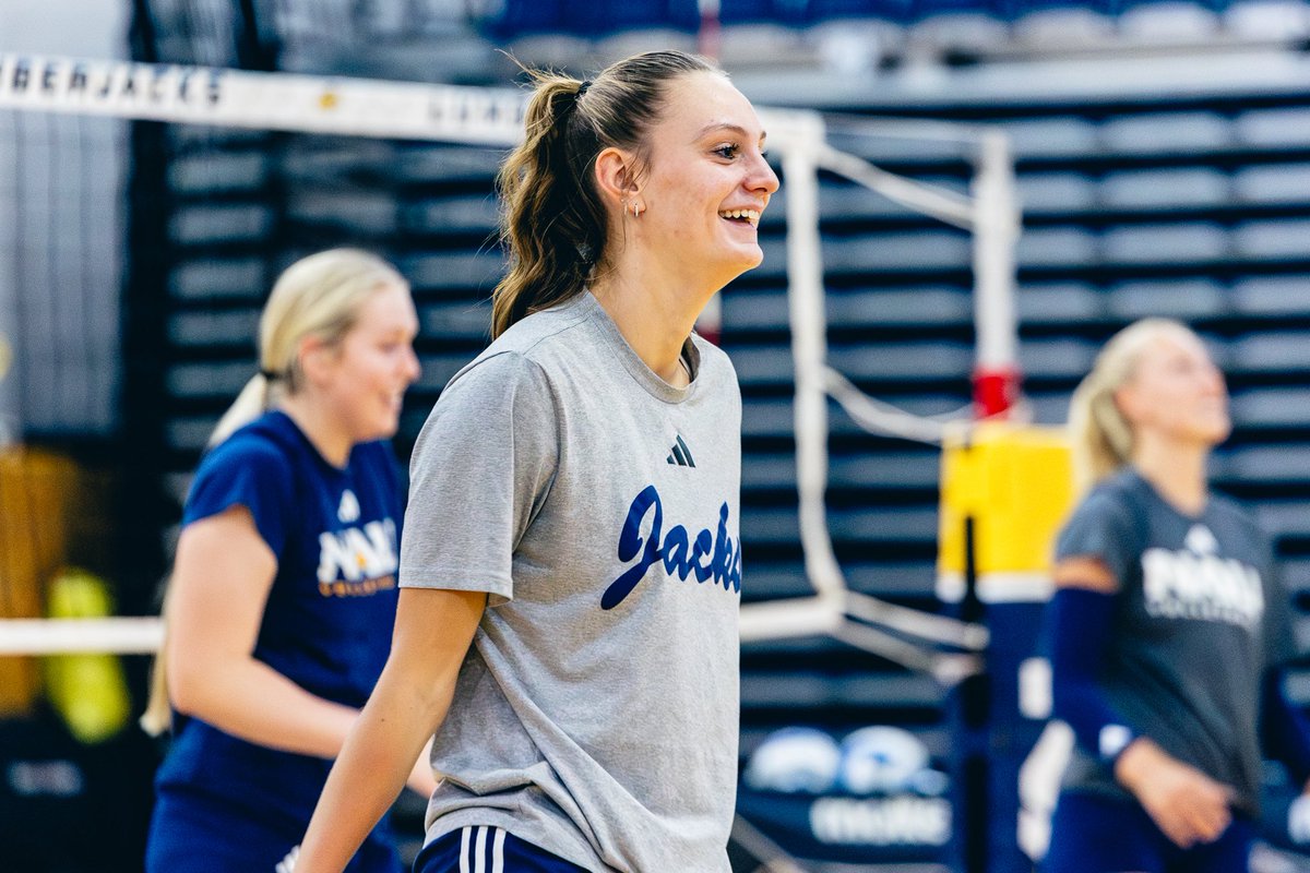 NAUVolleyball's tweet photo. Day 1 ✅

#RaiseTheFlag | #BigSkyVB https://t.co/RrwiBsM4tt
