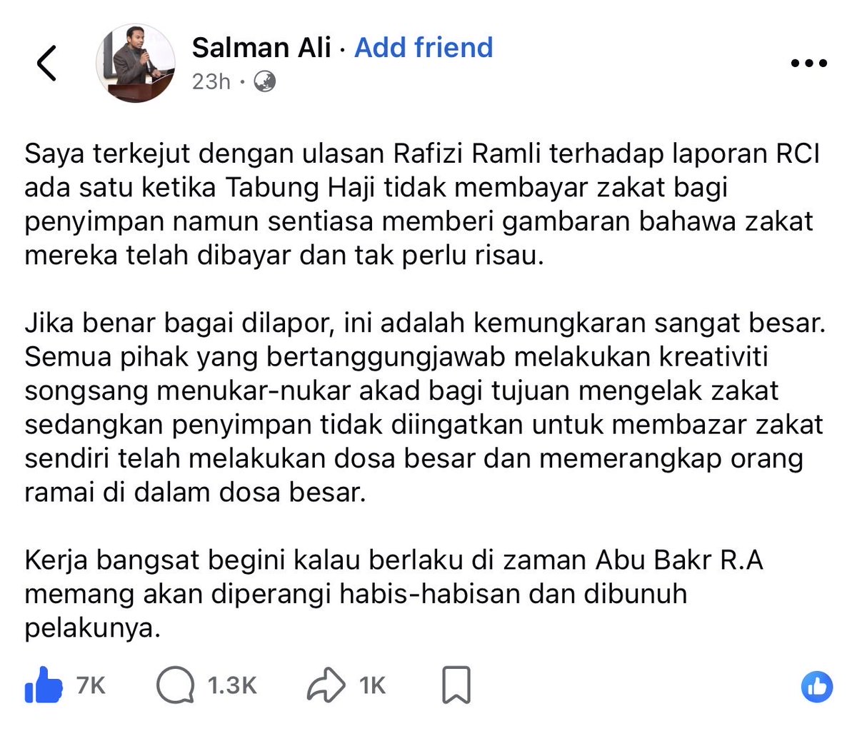 StratCommX's tweet photo. Tangan-tangan mana yg buat, yg enablekan penunggang agama ni buat ‘creative accounting’, semoga dapat balasan yg setimpal

Bende dah lama pun, arus biru tak biru, tetaplah wajib diperangi habis2an. Jgn sampai berulang perkara sama https://t.co/d3YMRXE0Ix