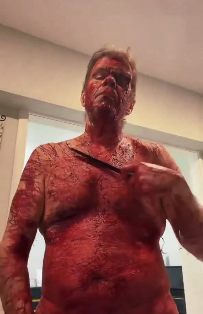 ImMeme0's tweet photo. BREAKING: Celebrity blogger Perez Hilton reportedly suffered a psychotic break during a livestream. He appeared nude, held a knife, and was covered in blood.

Reports indicate he has barricaded himself inside his Miami home, and a SWAT team has been dispatched. https://t.co/hePo2zG9b7