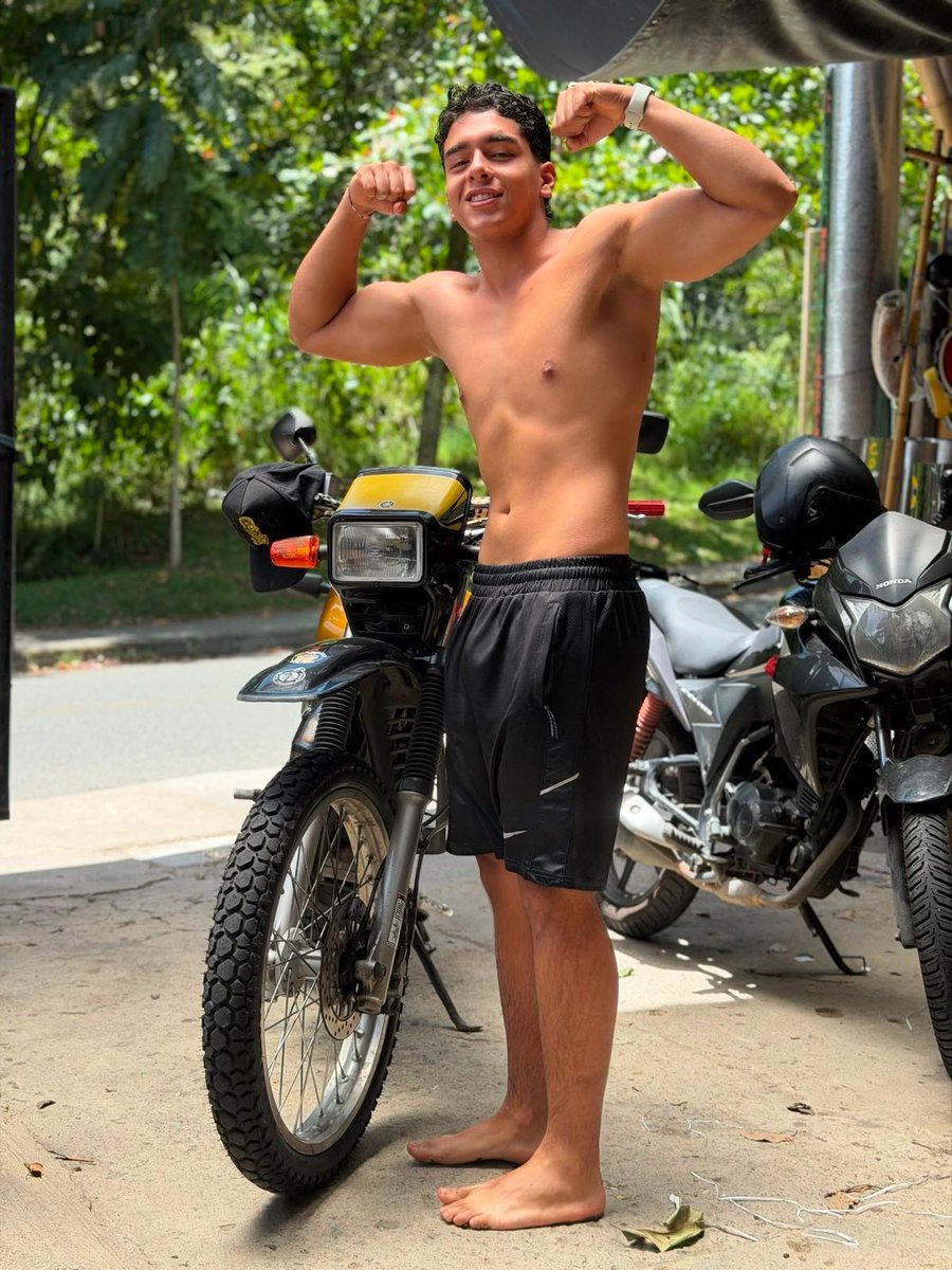 ThomasVelaz125's tweet photo. Ya vieron el contenido que les dejé en 
https://t.co/lRTk1XBWLV 🥵 https://t.co/spqmp7LRf1