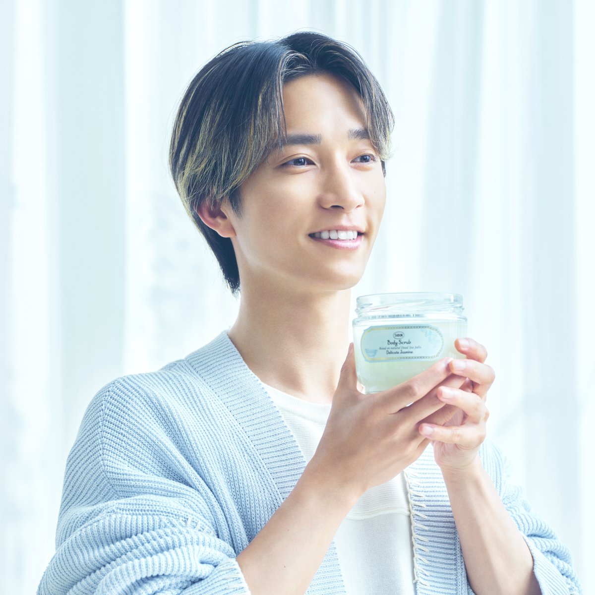 oricon's tweet photo. SixTONES 田中樹、
「SABON」アンバサダー就任🍃

新CMでは対象的な2つの表情を披露
「正反対のギャップが
CMに詰め込まれていると思います」

田中樹流オフの過ごし方は❓️
「理解してもらえない方も多いと思うけど…｣
https://t.co/8vBjIDp8w3

#田中樹とSABONしよ https://t.co/T9T9kBEPnH