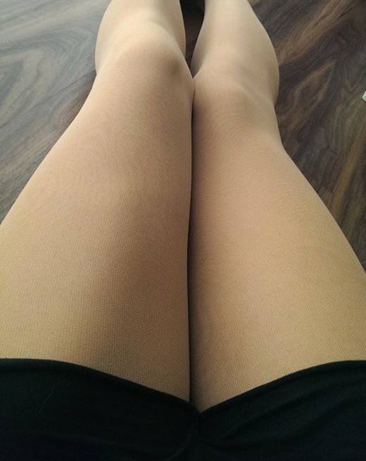piernasdemeli's tweet photo. Recuperando fotos de antes 
#calza
#pantys
#piernas
#muslos
#nsfwtwt https://t.co/DoeQCdLqu8