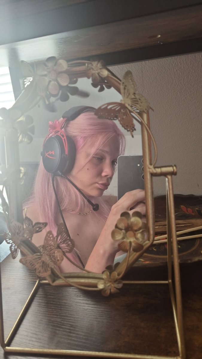 BreeBreezyX's tweet photo. A little photo dump since I've been away for so long 🩷 lmk what you think 

#gamergirl #egirl #sub #porn #slut #nsfw #discordkitten #horny #discord #goon #sub https://t.co/DmbeX9vlh2