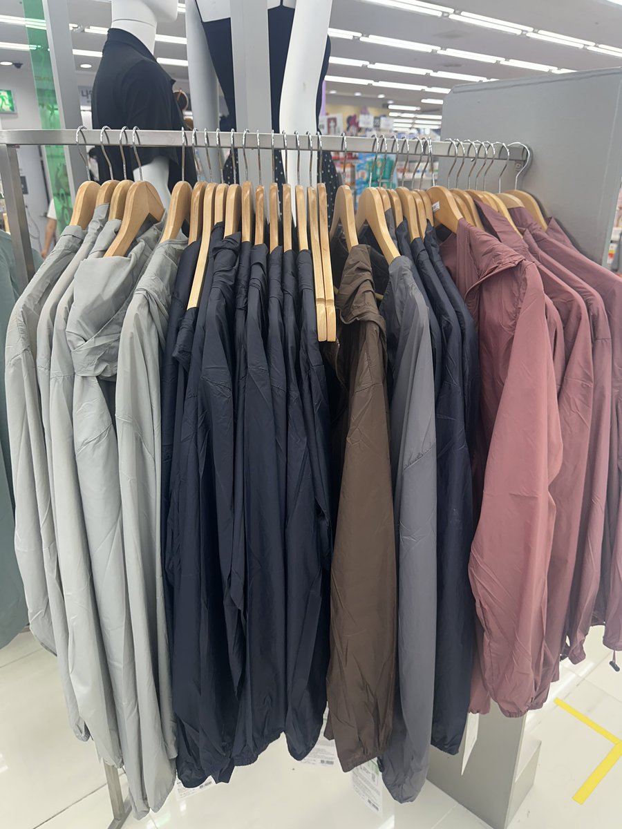 cherry_peach04's tweet photo. FINALLY DAISO WINDBREAKER ADA PRODUK BARUNYA LAGIIII . Cusss yang mauu jastip bisa yaa. Ada group WAnya jugaaa 😍

120.000 (DP 60.000)

HAndcarry sampe indo 12 Agustus ya https://t.co/gHTlDvivkW