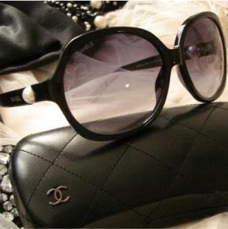 archiwbe's tweet photo. love black chanel https://t.co/LoBYLGFakj