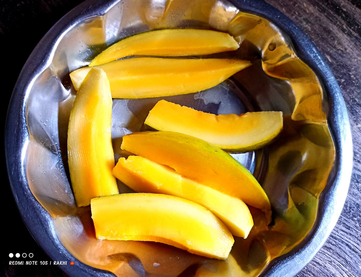 rakhi_lukkad's tweet photo. Health is essential part of life so practice yoga and take seasonal fruit.
.
.
.
#yoga #fruit #healtheworld #HealthyLife #HealthyRoutine https://t.co/sAeI9aQEfi