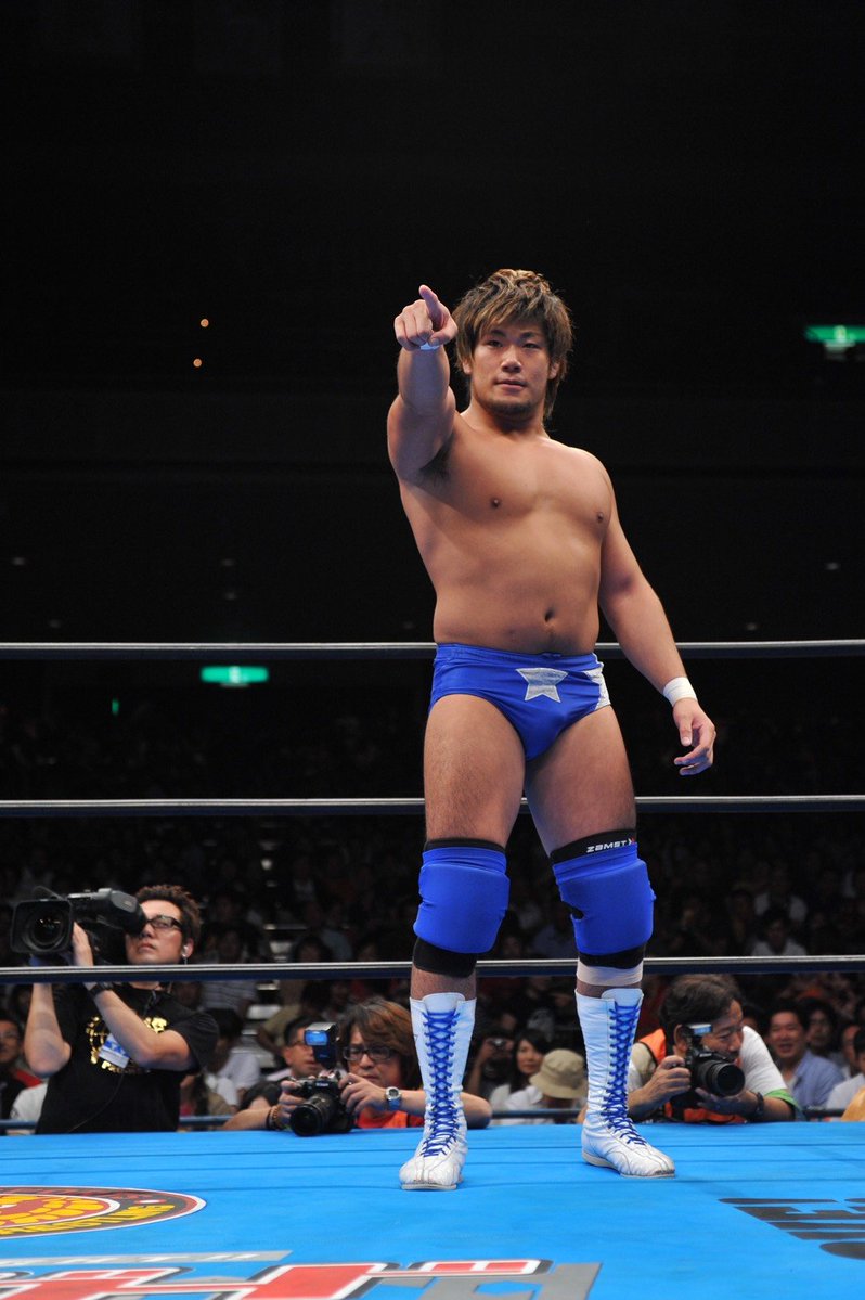 YutoxIce's tweet photo. 俺が一番最初に見たプロレスラーが真田聖也やった。

恥ずかしくてクソダサい事やが、中坊の頃の俺は「自分が一番喧嘩が強い」と本気で思っとった。

真田聖也、征矢学 vs TARU、ビッグ・ダディ・ブードゥーを見て、自分が弱いってことを知った。

悔しくて自分にムカついて泣いた。
でも、自分より強い奴がおるって知れてワクワクして嬉しかった。画面越しで見とるプロレスラーがヤバくてニヤけが止まらんかった。

喜怒哀楽、全部あの日に味わった。

あの日、俺は人生を狂わされた。

いろんな経験を積んだ今のSANADAが一番強いのは分かる。それでも俺の中では青パンに白星の真田聖也は、今でも唯一無二の存在。

初めて見たプロレスラーとサシでやり合える。

中身が中坊のまんまの中二病、プロレスハイ中毒末期症状の俺からしたら、こんなんクソハイや！！！

プロレスは長く見れば見るほど、その先に極上のハイがある。それをリングの上で贅沢に俺は感じられる。

SANADAがどんなスタンスで来るかは分からん。

俺はいつも通り何も考えず、ただ感じてやる。

後楽園ホール、プロレスハイを共有しようか！！！

お前らも何も考えなくて良い
ただ感じろ！！！

LET'S GET HIGH!!!
BIG UP!!!!

#G1CLIMAX36