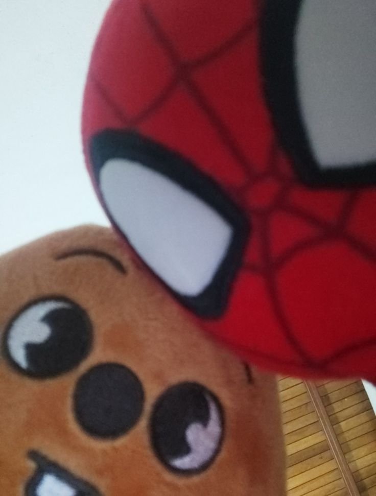 RACHANIL0G's tweet photo. *El fandom peleando por que súperheroe es cada miembro de Skz*

"HAN ES SPIDERMAN"

*siguen peleando* https://t.co/FAnMjiWnOj
