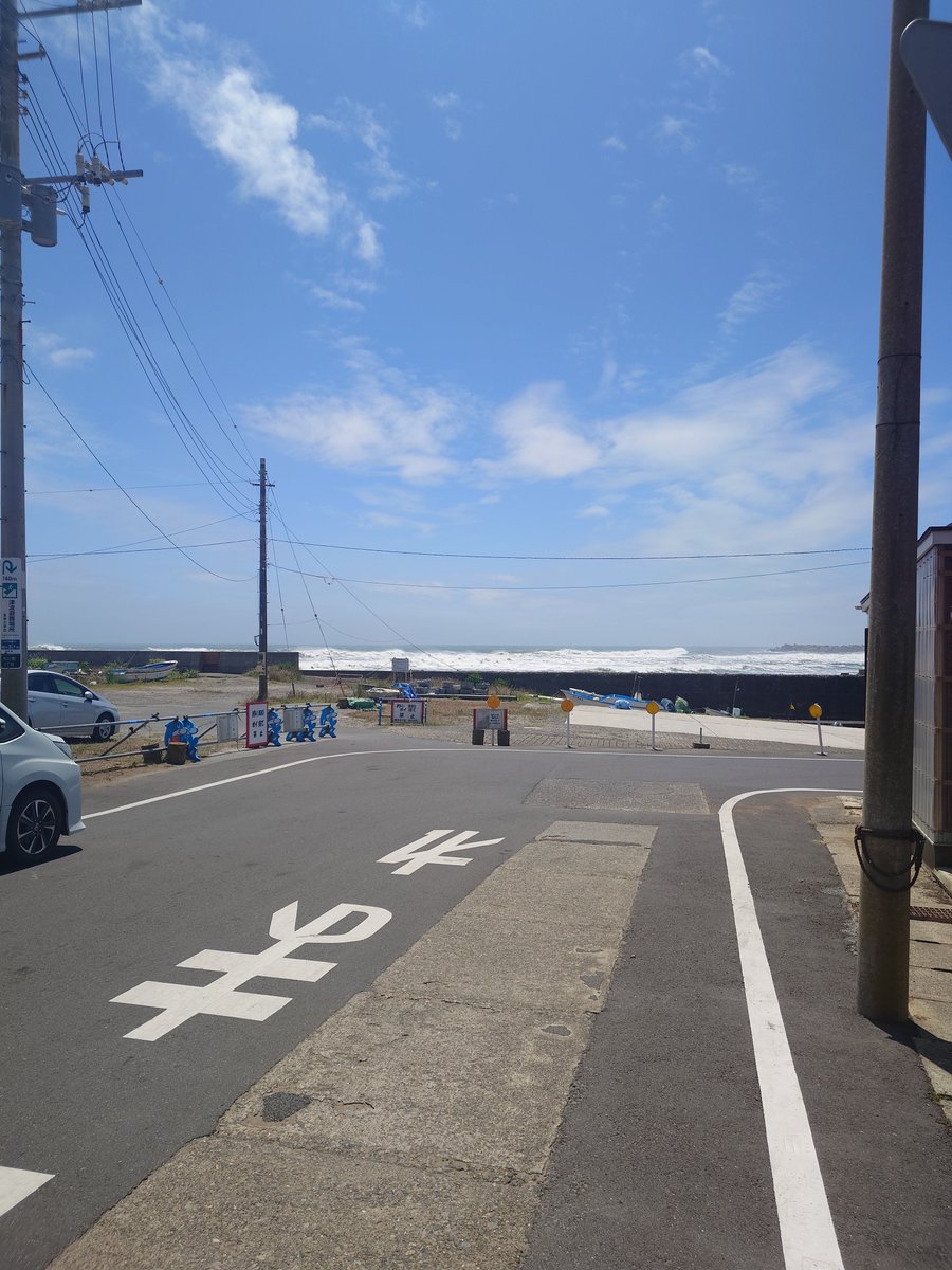 ramiry39's tweet photo. 台風の影響なのか。
荒れ狂ってる https://t.co/QxeOli85sh