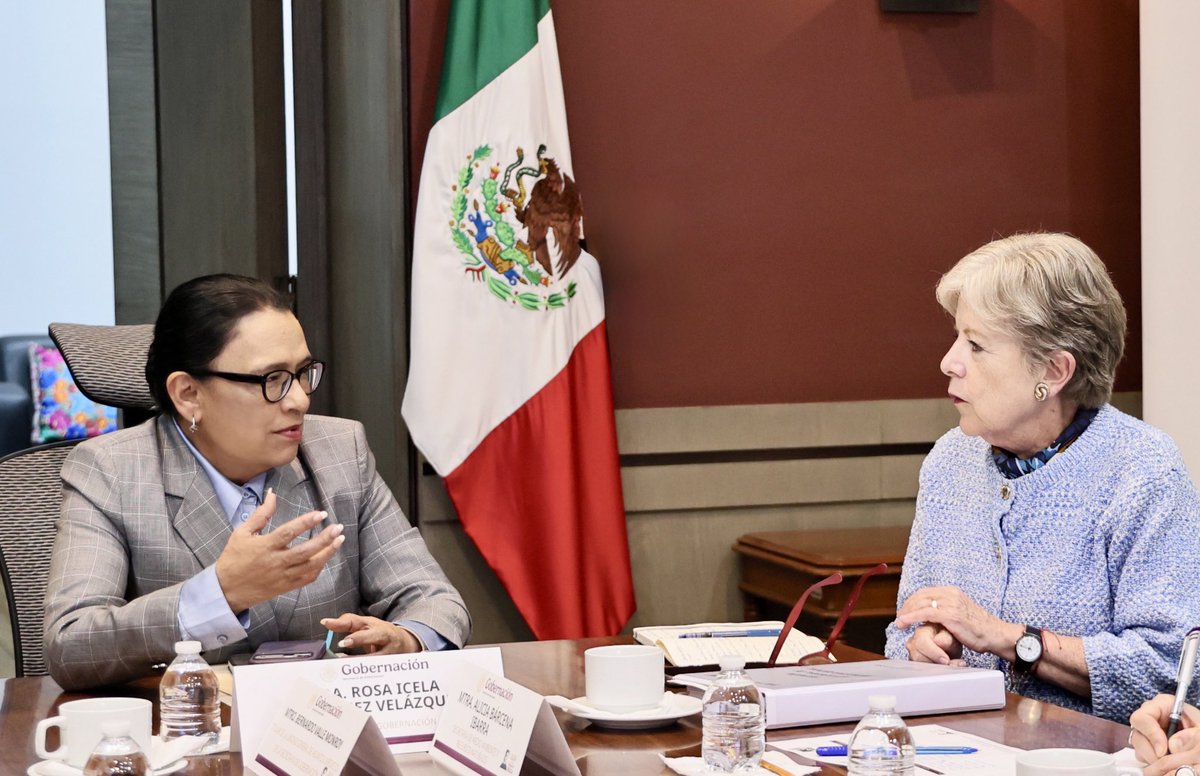 rosaicela_'s tweet photo. Nos reunimos con la secretaria de @SEMARNAT_mx, @aliciabarcena, y la titular de @PROFEPA_Mx, @mariana_boy, con el fin de atender demandas ciudadanas para garantizar el bienestar animal. Trabajamos de manera coordinada en la protección de los derechos de los seres sintientes 🇲🇽 @Claudiashein