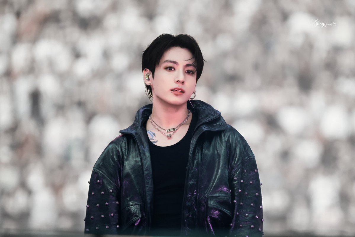 to_jungkook97's tweet photo. 260718 정국 Paris 
 Balenciaga x JK🖤

#BTS_ARIRANG 
#전정국 #정국 #JUNGKOOK #jk
#방탄소년단 #BTS @BTS_twt https://t.co/rwod98uwk7