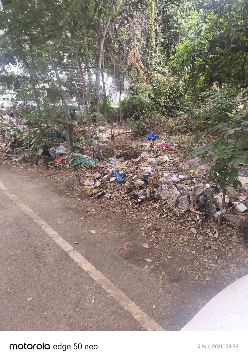 AkshatK_17's tweet photo. @bbmpcommr Hi, there's an empty lot infront of Raghavendra Ove Rio, Maithri Layout, Whitefield -
Lot of trash is present there, it smells really bad. Please arrange trash removal on regular basis
https://t.co/id3ag0yP59 https://t.co/8K0M5UYUt9