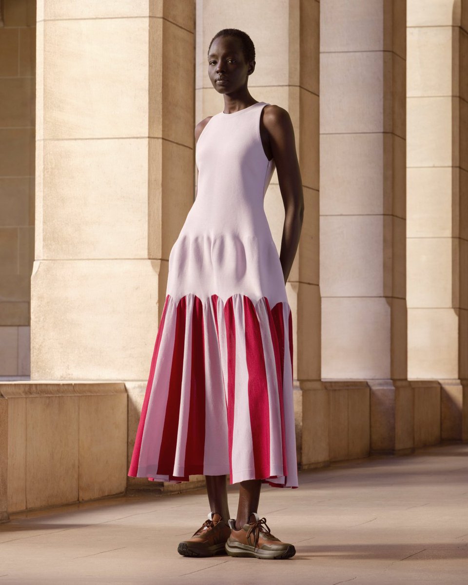 CFCL_official's tweet photo. NEW ARRIVAL
 CFCL VOL. 12 Collection

Introducing the new "ARCHED" series, defined by distinctive knit construction with arched paneling. Bold stripes and light, semi-sheer silhouette move gracefully with the body, creating an elegant sense of movement.

https://t.co/6rVt5jRWCR https://t.co/awfknJeUBs