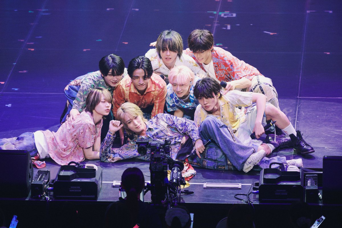 realsoundjp's tweet photo. ███ 特集：B&amp;ZAI ███

🔗https://t.co/5AVDhrPi2I

『B&amp;ZAI LIVE 2026 Summer Beat』完走！
衝動を刻み込む魂と伝統と覚悟の熱演
8人が宿す唯一無二の強みとは一体何なのか？

／
📸撮り下ろしライブ写真はこちら（全11枚）
https://t.co/8YYN3tonAg
＼
#BandZAI @jr_official_X https://t.co/KFoZWsPcSX