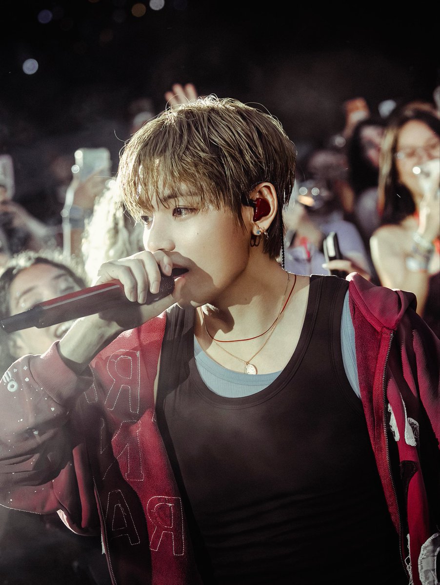 BTSVChartData's tweet photo. Taehyung IG Post https://t.co/Oii7E3YJJf