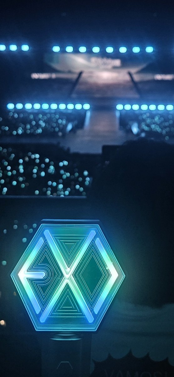 RCutton's tweet photo. Aku sayang kalian ber 9 🥹🫂🩶 
Aku sayang EXOL 
I'm so proud being of EXOL 🥹🥳🎉
#HappyEXOLDay
#12YearsofEXOLove
#EXOL12thAnniversary https://t.co/PVUQ8FOocA
