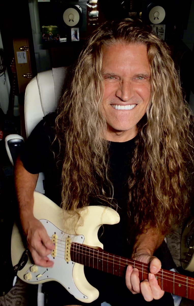 mitchmalloy's tweet photo. 1992 tour, right now in the studio. Same guitar. https://t.co/Bdd4YPT1Pt