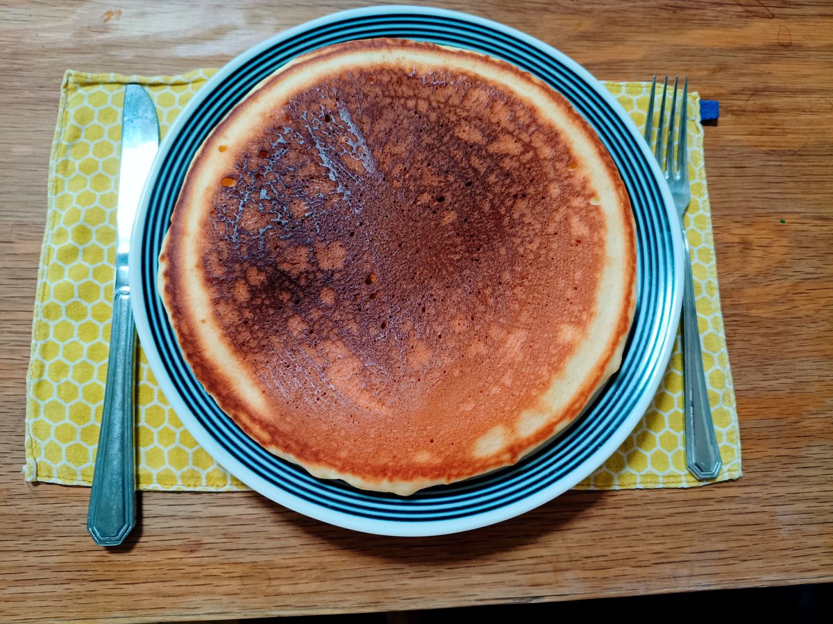 kyorityan2's tweet photo. ホットケーキでけた https://t.co/Qf7FuGY1lG