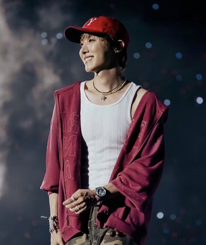 トップス smile look at that smile 🥹