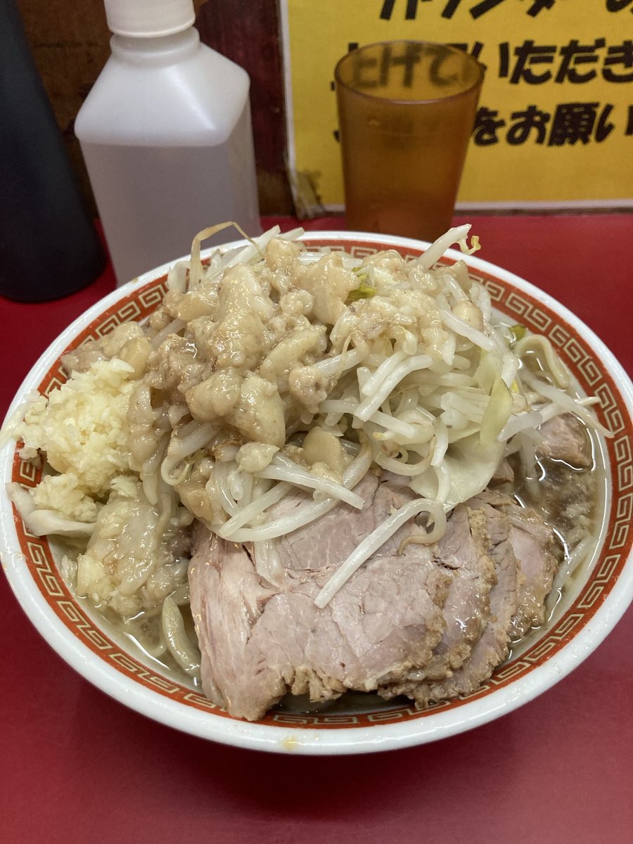 Ramen_Mg's tweet photo. ラーメン二郎目黒店

小Ｗ豚入り900円

野菜
ニンニク
アブラ

ご馳走様でした

#ラーメン二郎目黒店
#ラーメン二郎 https://t.co/hwYOaPhp1s