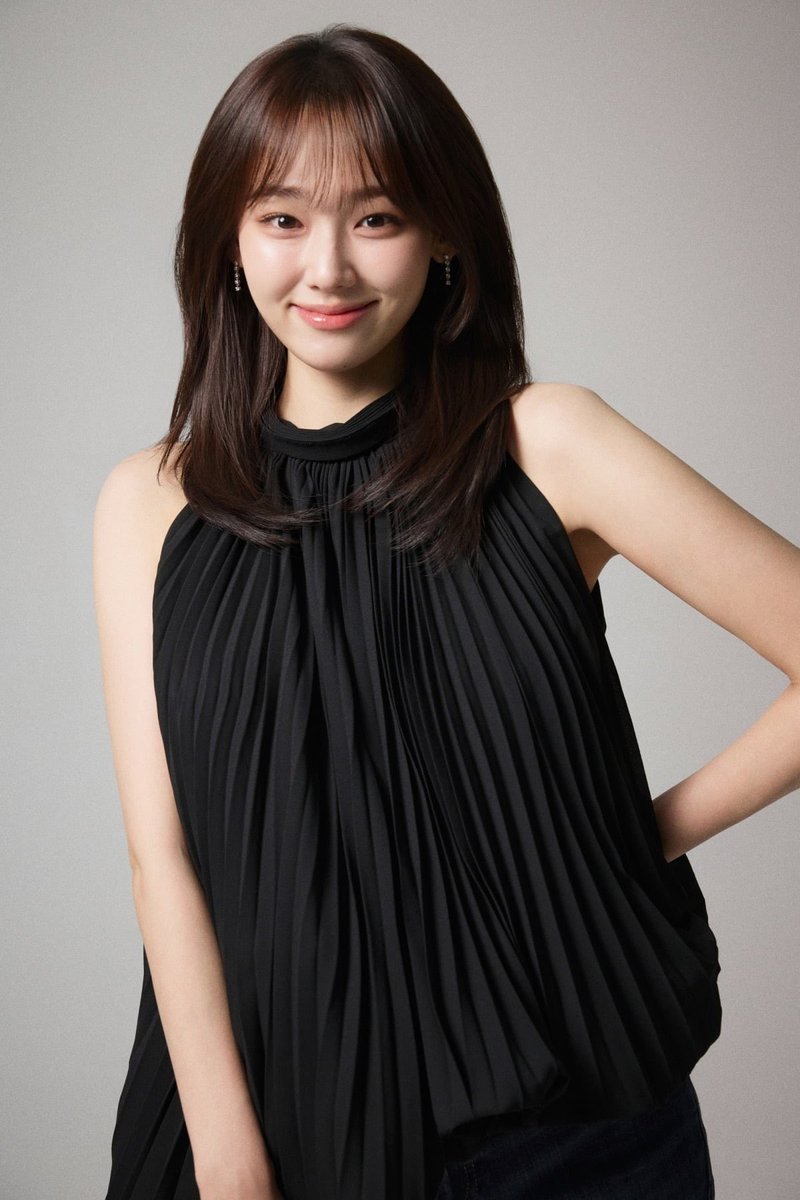 gugugallery's tweet photo. Story J Naver update with Kang Mina! Kang Mina reveals she lost 13kg for her role in 'See You at Work Tomorrow!' transforming her image for the office drama.
•
https://t.co/UL669WZvuM
•
#미나 #MINA #구구단 #gugudan #강미나 https://t.co/ZQnNuxwxzJ