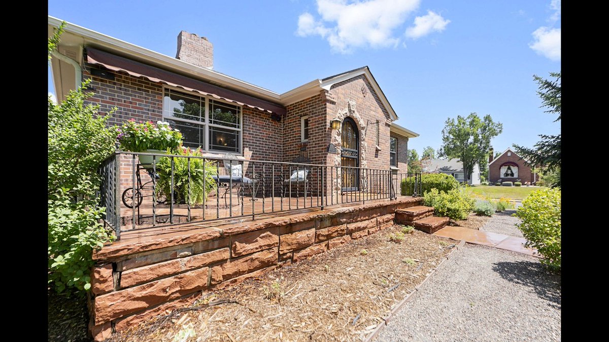 DustinMPeyser's tweet photo. Katie K. Portenga presents 1090 Bonnie Brae Blvd Denver, CO | https://t.co/ClTkzvGtsl https://t.co/t7H1Wkaiev 👉 Find Hidden Equity https://t.co/YyjTztX4Wv 👈 #DenverRealEstate #ColdwellBanker #RealEstateAgent #HomeForSale #DenverHomes https://t.co/CVVJBUvYyX