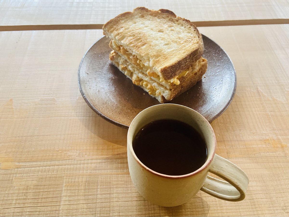 MgusbpIEuf31aDW's tweet photo. #細見綾子
鶏頭を三尺はなれてもの思ふ
#トイ珈琲
ラオスの豆があります☺️
ベトナム🇻🇳の隣り
自然農法で無農薬
生産者を大切にする
SAMURAIプロジェクトを
日本人が考えました🇱🇦
#キノシタショウテン
岡山市RSK放送局内の
喫茶店
卵サンド美味しい😋
こちらは
コスタリカ🇨🇷
#マティス
切り絵です👩‍🎨 https://t.co/afqiGuCxNc