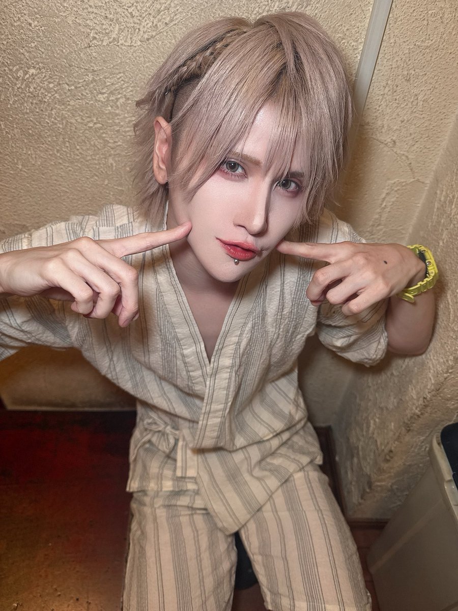 Saiai_Gaku's tweet photo. 昨日はシクボワンマンありがとございました！
懐かしい人たちにも会えてうれしかった！
超楽しかったね〜😌

また半年後！ https://t.co/8uMIxMfSvS