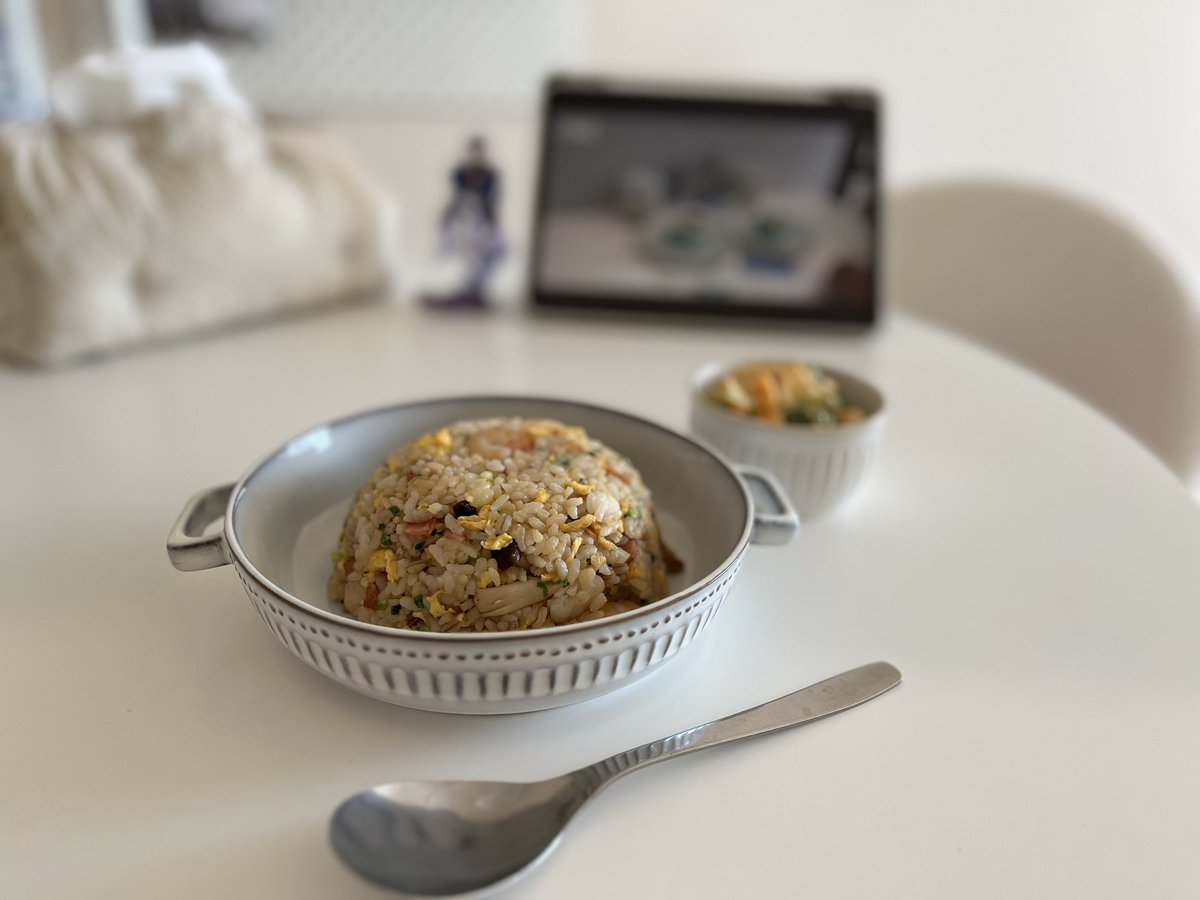 _maplife's tweet photo. コンビニご飯が年々美味しいと感じなくなってきてるお年頃

とはいえお料理は得意じゃないから葛藤しながら作り出したエビチャーハン🔥えらい🔥🔥美味しい https://t.co/OMaTVal8D6