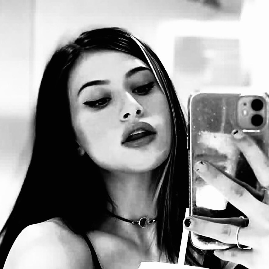 XXXMOMMYGOTH's tweet photo. Me and Marilyn wanna say Hello 🤍 https://t.co/vUG4OQsLN4