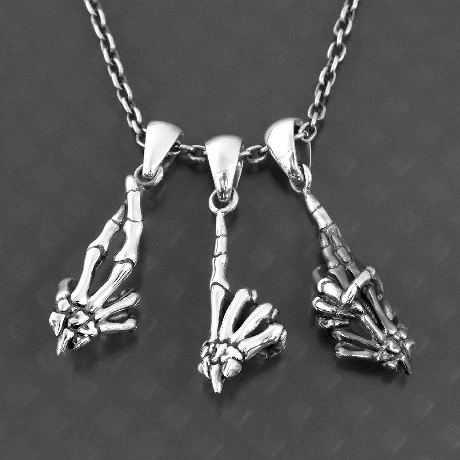 SILVER_GEEKS's tweet photo. 骸骨ハンドサイン！
ストフリらしい遊び心あるデザインのペンダント！

STRANGE FREAK DESIGNS
「グッドラック / ナンバーワン / SHINOBI-印」
https://t.co/GaqWwIXGml
#sfdjp
@STRANGE_FREAK https://t.co/3NG7UjmGx1