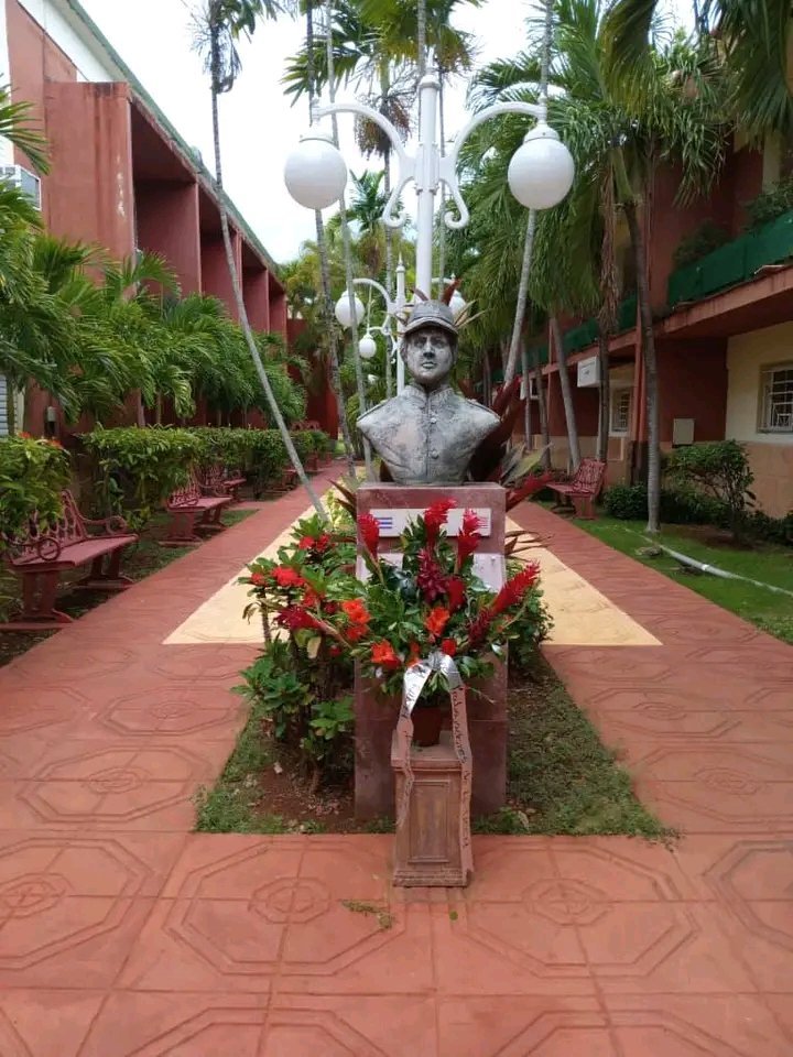 MINSAPCuba's tweet photo. 🌹 Este 4 de agosto, Cuba rindió homenaje al Brigadier Henry Reeve en el 150 aniversario de su caída en combate. “El Inglesito”, aquel joven nacido en Brooklyn que entregó su vida por la independencia de nuestra patria, sigue siendo símbolo eterno de solidaridad y entrega. https://t.co/I7uYnf6clx