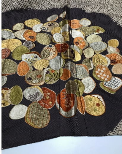 fukufukukimono's tweet photo. これ　素敵過ぎませんか？　見事な刺繍☺️https://t.co/CWCiEMY69p https://t.co/eEwFzvguza