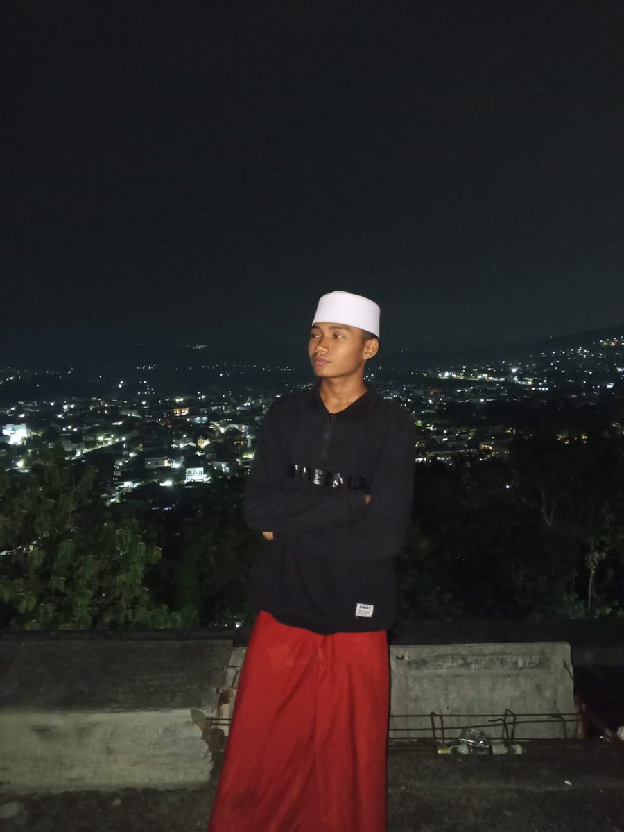 me__zf's tweet photo. Dia kok udh gede ya https://t.co/cKQeBA6SNb