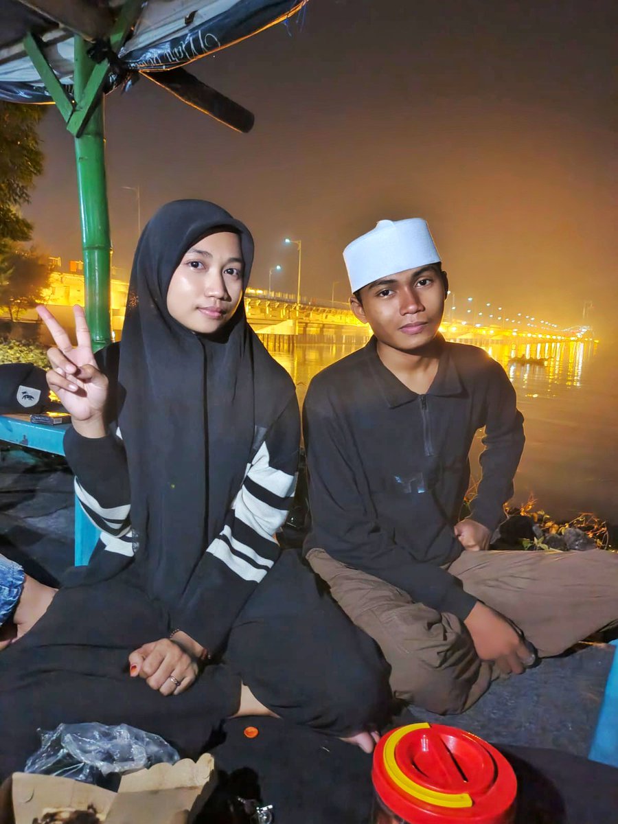 me__zf's tweet photo. Dia kok udh gede ya https://t.co/cKQeBA6SNb