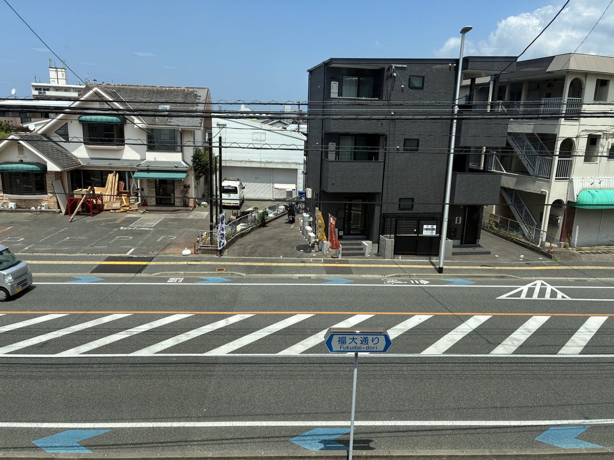 erumoepiko's tweet photo. 母がしまむらに行きたいと言うので車で近くのしまむらへ。
ここは30数年前学生時代毎日通った道。
よくよく考えたらこの場所に入った記憶が無かったし当時はしまむらではなかった（ハローデイだったはず）。
ぼんやり外を眺めながら昔を思い出す。 https://t.co/h0Zan4to0K