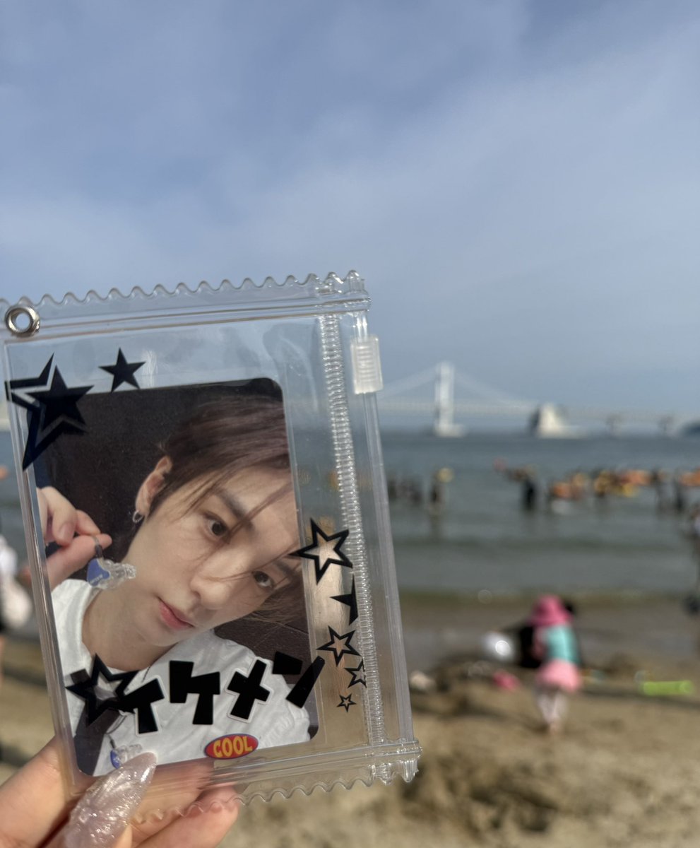Ttul21's tweet photo. 부산남자보러.. https://t.co/mNnOjfziPR