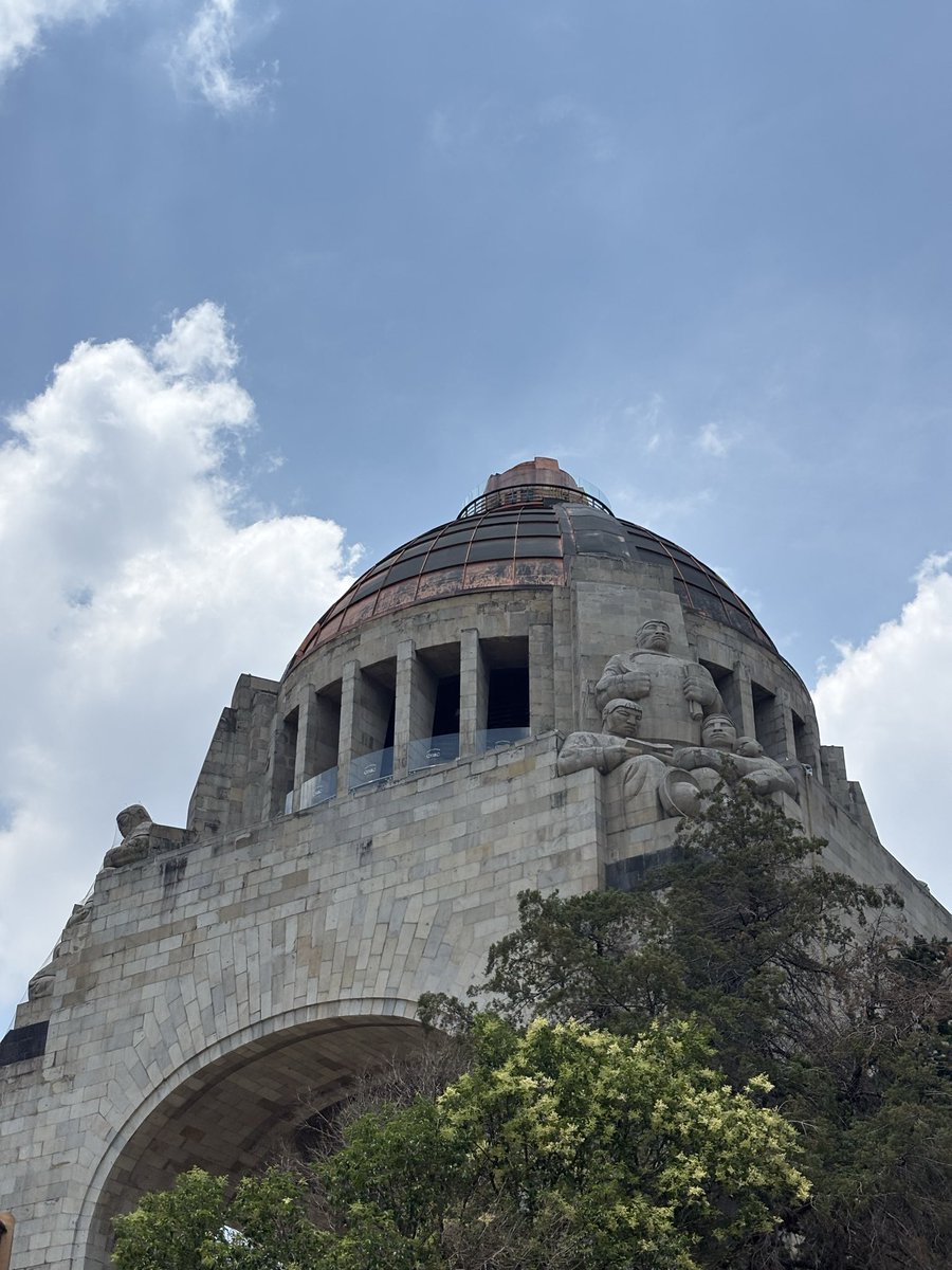 Bellakitop3000's tweet photo. De rol por la City
#CDMX #MonumentoALaRevolucion https://t.co/041QJB21qX