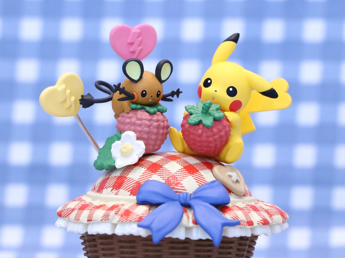 pokemon_pdc's tweet photo. 🧶🧵 ポケモン Sweet Craft Collection 🧵🧶

#リーメント さんから、かわいい手芸モチーフとポケモンのインテリアフィギュアが、8月10日（月）発売予定❣️
360度とっても素敵だよ🍓

くわしくはこちら👇
https://t.co/SVph58zeGu https://t.co/oLRg17E1Jv