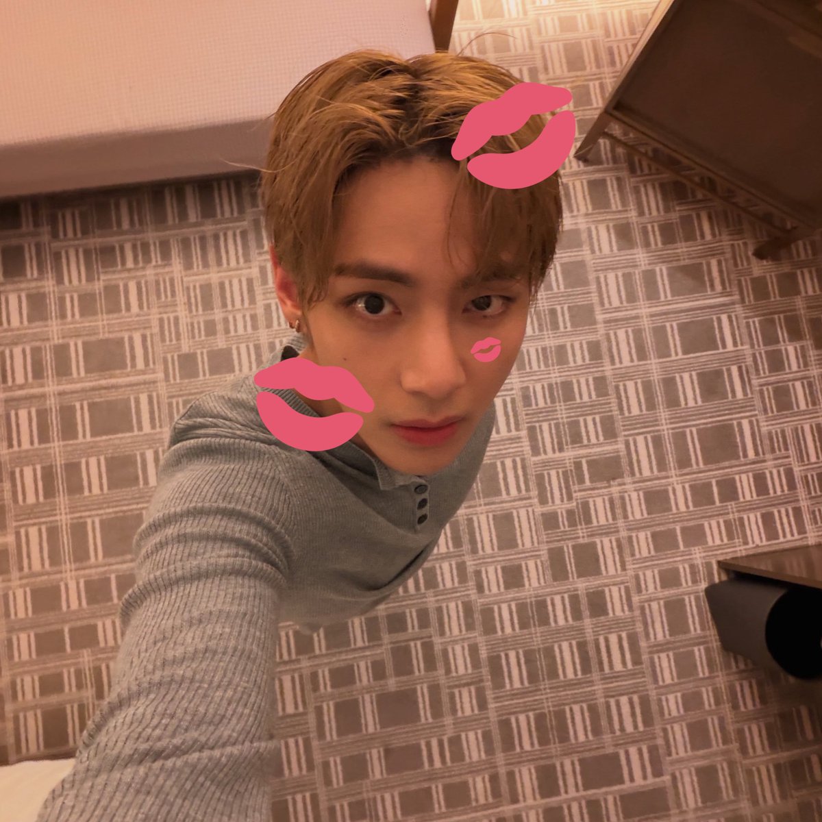 kookchhichi's tweet photo. my taebear 💝💝🤏💧 https://t.co/42FW8ooUzc