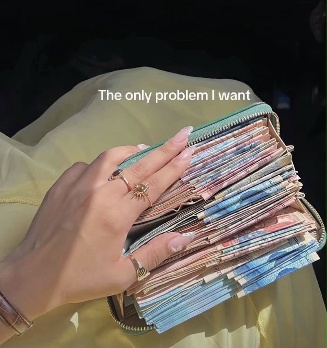 fiihazmii's tweet photo. the only problem i want : https://t.co/SrlkgK9VPg