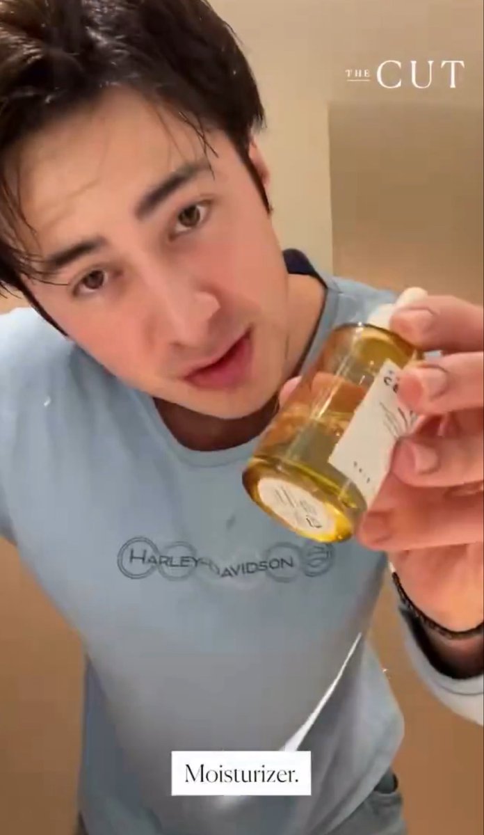 huddromi's tweet photo. from showing the products in his skincare routine to modeling with them and becoming a whole ambassador oh words cannot describe how happy i am for hudson 😭🫶🏼 https://t.co/VuMaVYCyHG