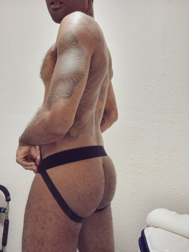 BearDaddyDon's tweet photo. New jockstrap from #jockmail love the straps and pouch #chudai #jockstrap https://t.co/vjMGjZRvDK